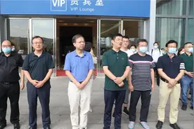 江苏援京检验医疗队凯旋！22名抗疫勇士，累计完成22604份咽试子样品、55690人次的新冠病毒核酸检测图片