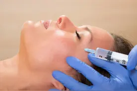 进入衰老期的女人，身体或有3个“丑态”，自查下你有没有图片