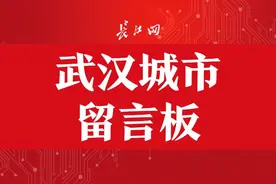 施工围挡阻碍视线过马路战战兢兢，民警采纳网友建议安装凸面镜图片