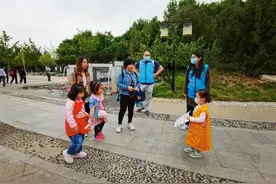 丰台4岁小布丁，成了垃圾分类志愿者图片