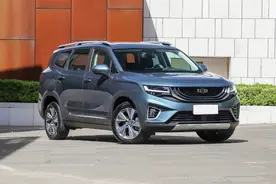 放倒后排就是床！这几款10万级家用车，比你想象中更适合家用图片