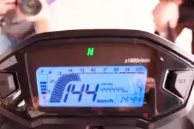 摩托车也有GTR！7680元，女士都能骑，全液晶仪表，铃木149CC引擎视频封面
