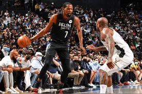 轰32+4+6！KD开挂了，无解单挑锤爆MVP，詹姆斯怒赞，哈登看嗨了图片