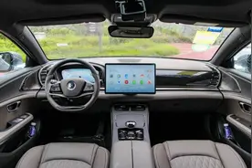 比亚迪又放大招，眼睛、耳朵都有福，这台车首搭图片