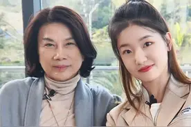 董明珠22岁女助理“一夜爆火”，刘强东女助理却早已成为核心高管图片