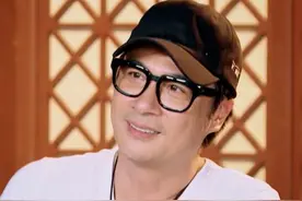 吴镇宇：与李婉华恋爱8年，却转身娶了王丽萍，婚后20年恩爱如初图片