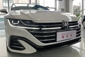 “最美大众车”名不虚传，2021款大众CC到店实拍图片