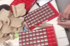 兄弟结婚男子准备千元硬币：专业盒子加真空包装图片