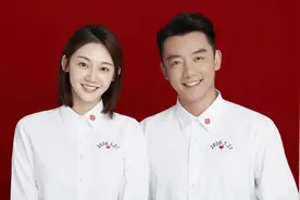 《八佰》郑恺双喜临门：感谢新婚妻子苗苗，在我患难时的不离不弃图片