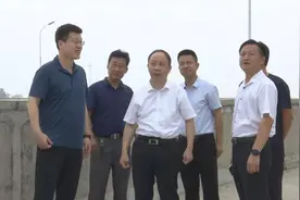 市领导到我县视察防汛工作图片