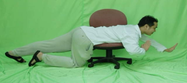 土味十足的格斗游戏《东东不死传说》，却得到国际游戏组织的认可