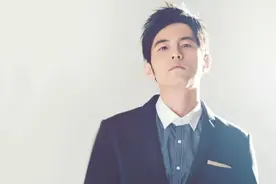 吴京512给灾民搭建帐篷，周杰伦为汶川写稻香，娱乐圈也有正能量图片