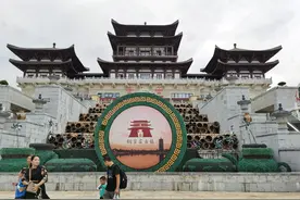 造价100亿的铜官窑古镇，比靖港古镇还大，却没人居住门面空置图片