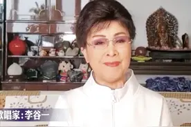 77岁著名歌唱家李谷一近照曝光，脸色红润显年轻，身后家具好陈旧图片