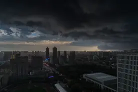 2020年6月28日，哈尔滨黑云压境，白昼秒变黑夜，好吓人图片