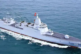 055一旦开启舰炮，会有多猛？真不是夸张，一门炮相当一个炮兵营图片