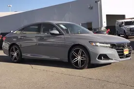 新款雅阁到店实拍，外观更动感，并配2.0T+10AT组合图片