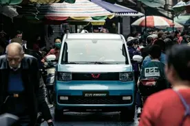 现在买五菱宏光MINI EV究竟要多少钱？小白今天就为您探店图片