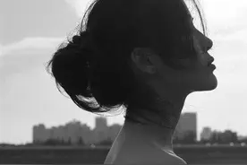 最近朋友圈超火句：对不起啊，最后也没能成为你喜欢的样子图片