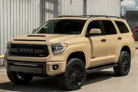 2022款丰田红杉港口实拍，7座+5.7升V8引擎，还看啥LX570图片