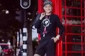 70岁老翁竟似20岁小伙 俄罗斯网民：他活成了我们梦寐以求的青春图片