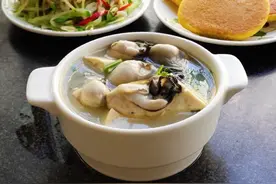 9月生蚝肥，这样吃更鲜美！10分钟做好一道经典靓汤，嫩滑鲜美图片