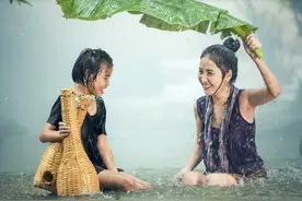 独生女的家庭，父母晚年生活幸福指数低，背后原因真实又扎心图片