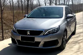 评为10万以内买车首选，做工用料最猛，却卖不动的标致新308图片