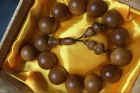 两招教会你辨别崖柏手串的真假图片