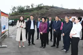 市政协主席会成员视察市供销社工作图片