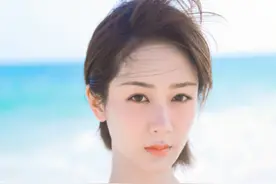 杨紫和张艺兴被曝恋爱？录综艺路透曝光显亲密，还去看男方演唱会图片