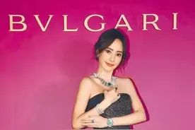 台湾名媛关颖戴3亿多珠宝现身，直呼自己买不起！生三娃身材仍辣图片