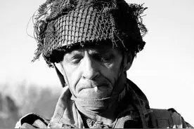 军队为何禁酒不禁烟？上了战场，烟草甚至要敞开了供应？图片