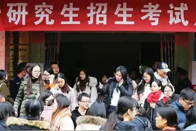 研究生导师坦言：宁可要成绩差的应届生，也不要二战生，原因为何图片