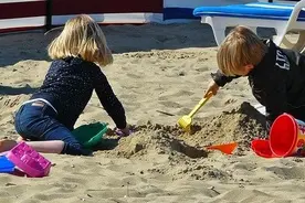 推荐绘本｜孩子想要朋友却不敢主动，父母该如何培养孩子社交能力图片