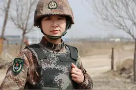 又飒又美！985名校学霸变身帅气女兵，她屡获嘉奖，还登上军报！图片