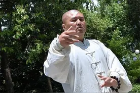 太极雷雷实战太强！把健身教练打成脑震荡，胸部受伤，软组织损伤图片