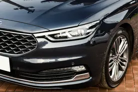 福特金牛座动力远胜亚洲龙，单月只卖一千多台，车主：实在开不起图片