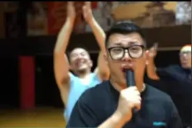 “背肌夹万物”挑战火遍全网！奥运冠军和明星都来战，这也太强了图片