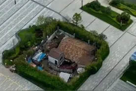 广东“钉子户”拆迁未果，白得一大广场，引路人围观图片