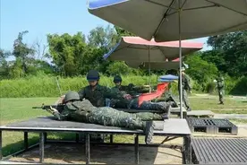 台湾士兵被称为“草莓兵”，体能差、玻璃心、打靶还用遮阳伞防晒图片