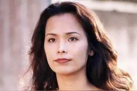 嫁老外结局悲惨的女星：韦唯被家暴，她3次嫁老外今住破屋很落魄图片