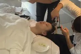 李梦耍大牌人设崩塌？躺着让人化妆还要闻桂花，造型师回应了图片
