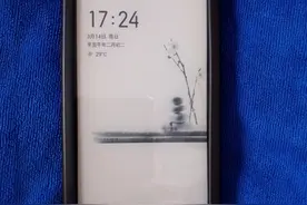 双屏手机使用感言：一面是电子书，一面是安卓手机图片