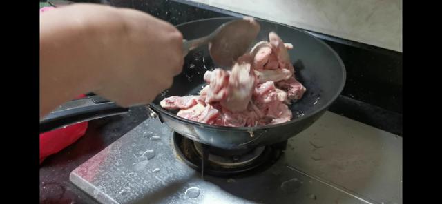花胶响螺肉鱼翅煲鸡 2026年花胶响螺片鱼翅煲鸡汤的做法