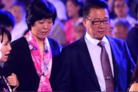 郎平嫁错了人？现任丈夫被称是伪专家，8年前就有网友指看走了眼图片