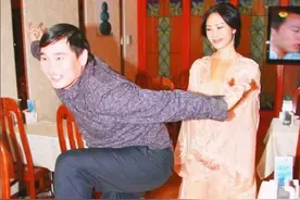 朱之文点评书法作品，惹专家生气：文盲也配谈书法？太可笑了图片