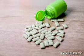 蚂蚁庄园小课堂：如果不小心吞下口香糖，真的会粘在肠子里吗？图片