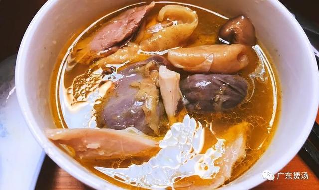 鸡煲花胶汤做法大全 2026年鸡煲花胶汤做法大全视频