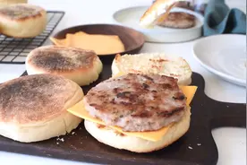 家庭版自制麦当劳猪柳蛋汉堡做法简单易学免烤箱营养早餐首选必备